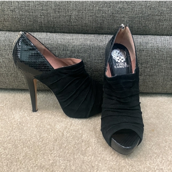 NWOB. Stunningly gorgeous, VC Mikki booties. - Picture 7 of 7